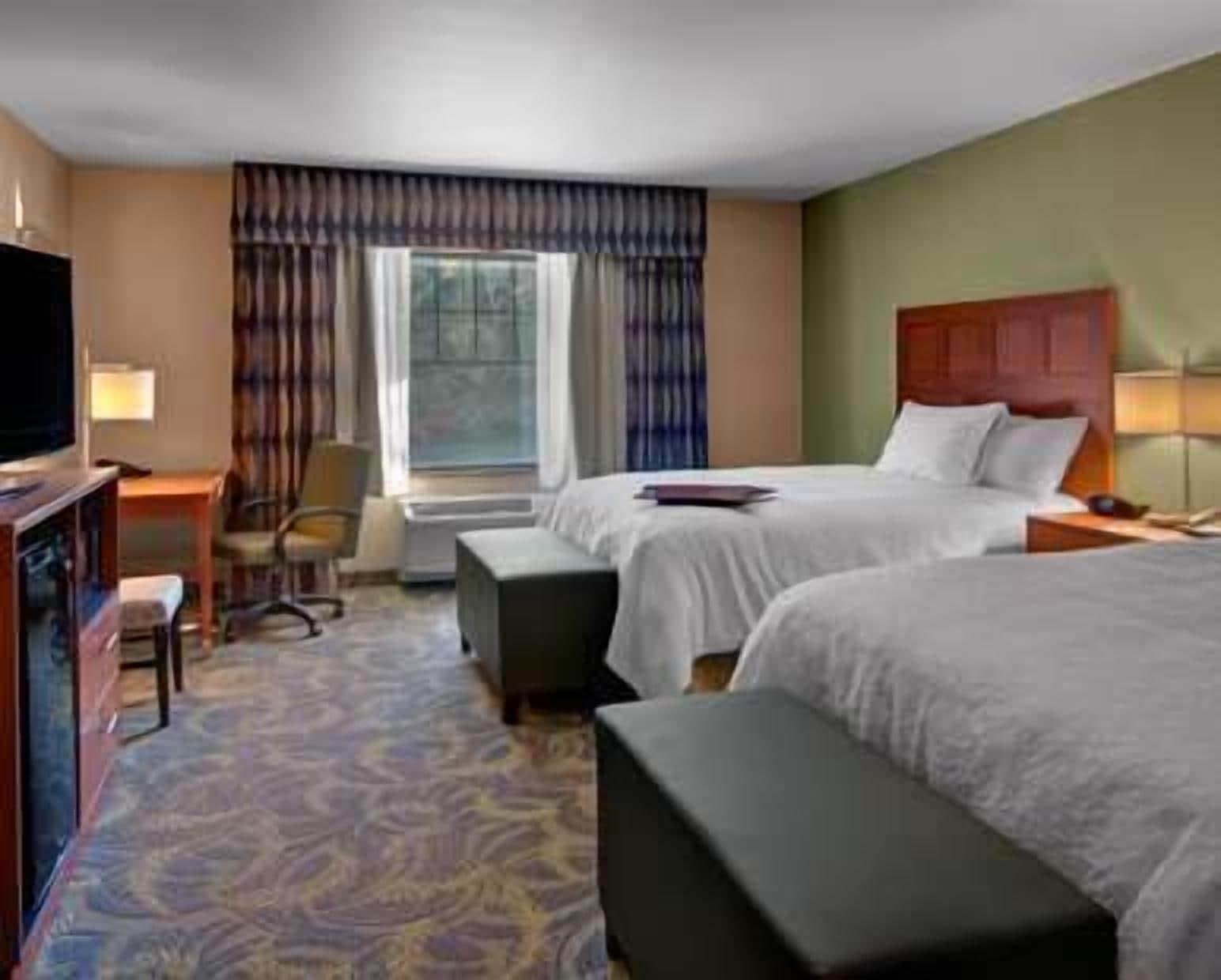 Hampton & 3* Astoria