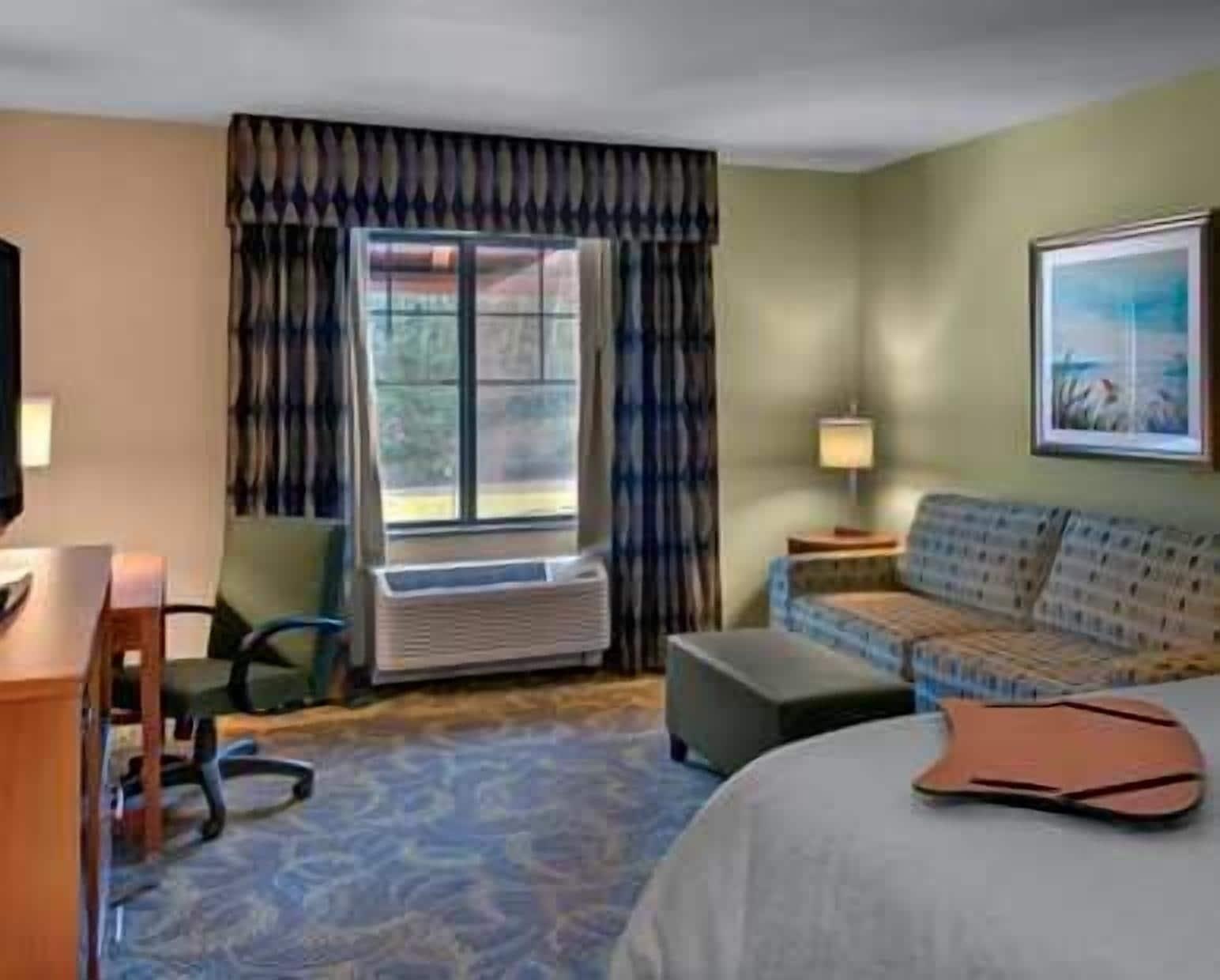 Hotel Hampton & 3*