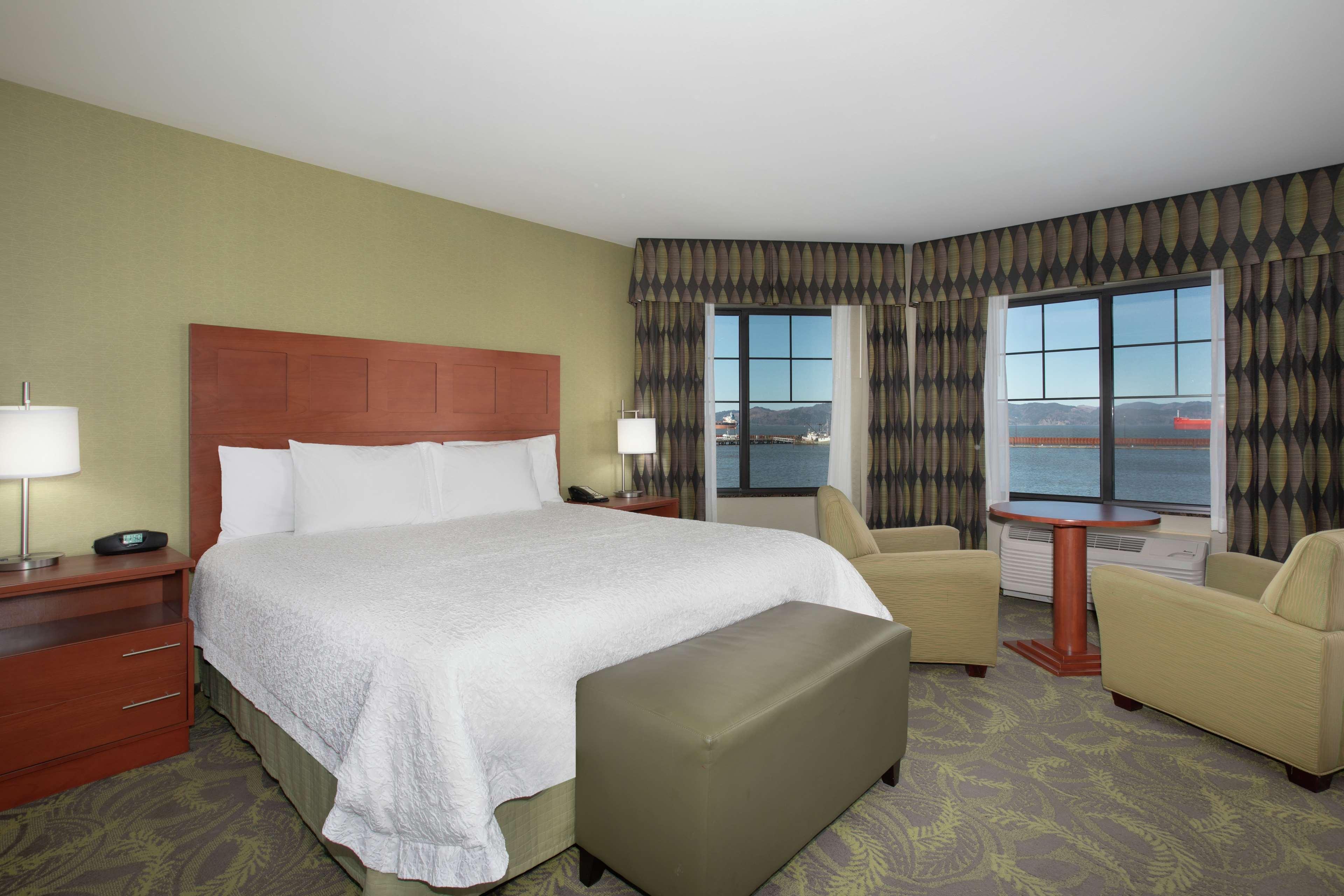 Hotel Hampton & 3*