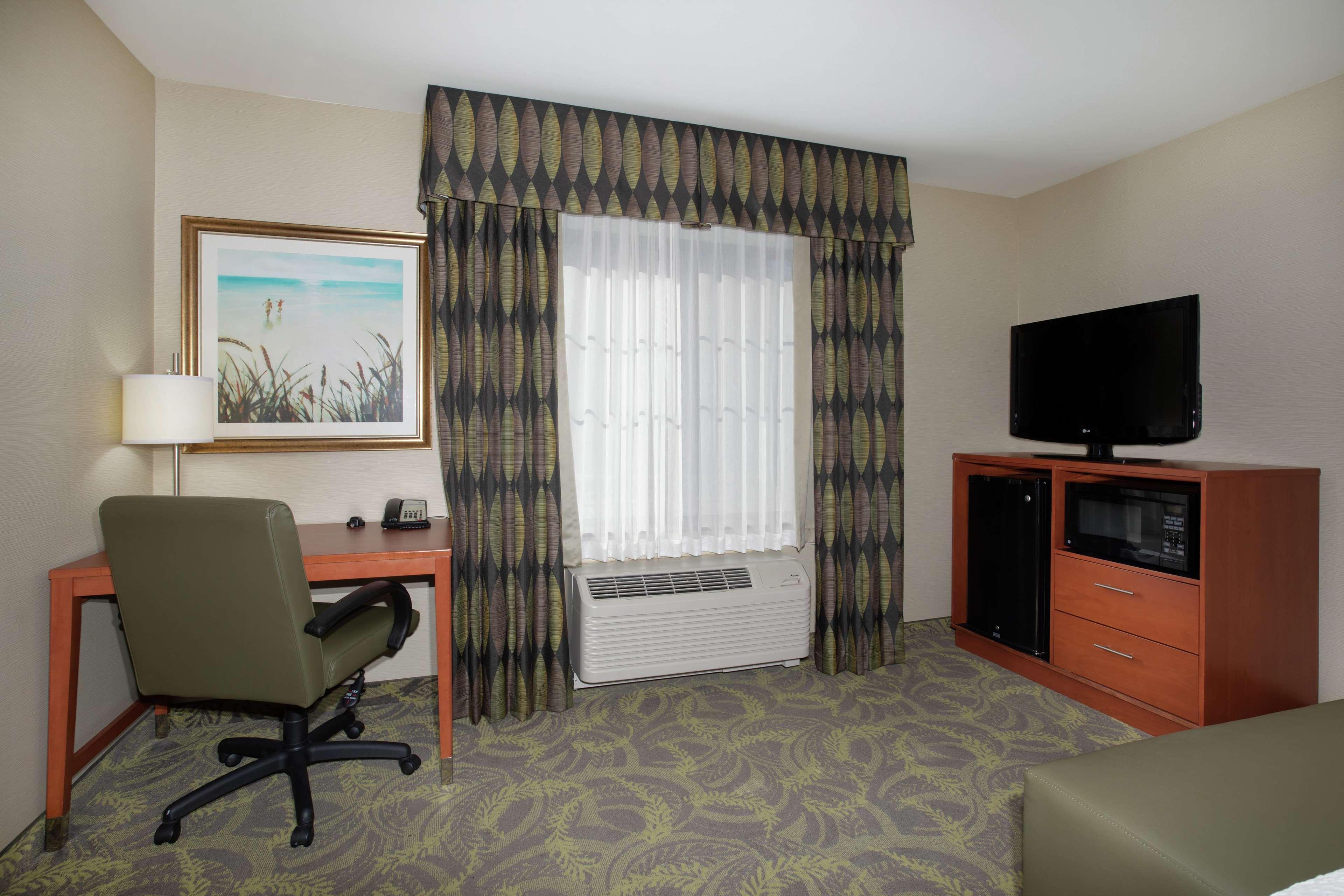 Hampton & 3* Astoria