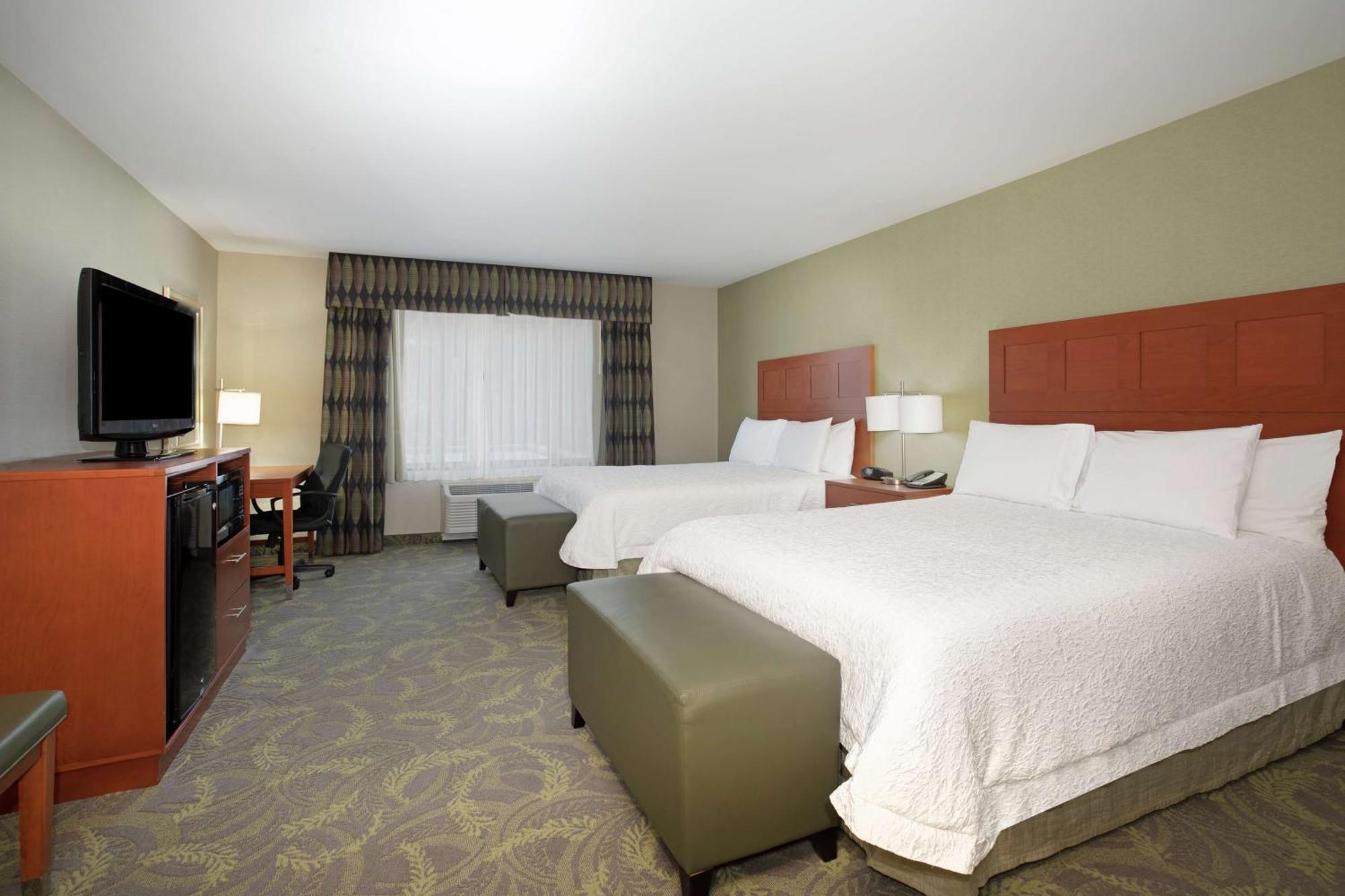 Hampton & Hotel 3*