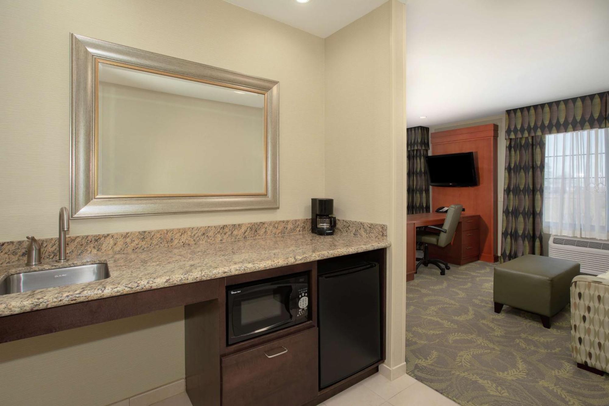 Hotel Hampton & 3*